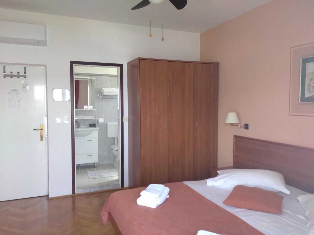 Guest House Palme Barbat na Rabu Exterior foto